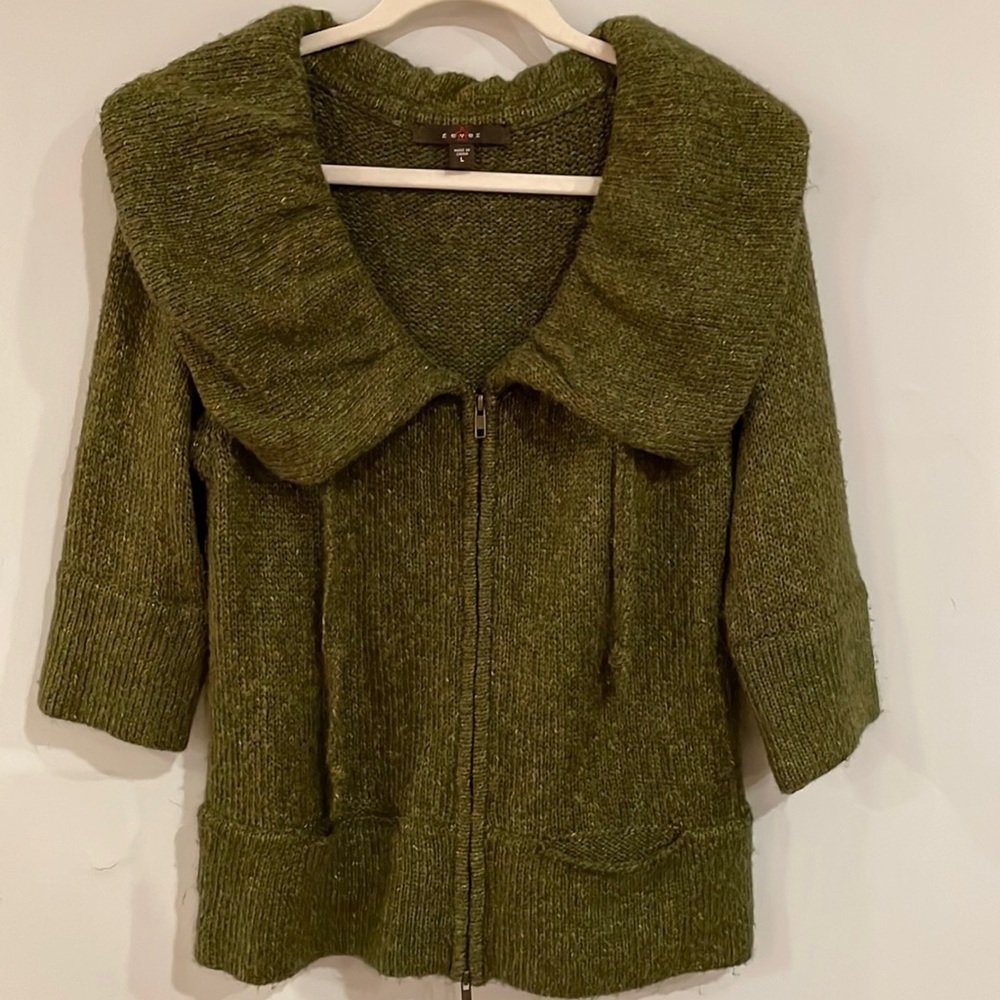 Green Fever Knit Cardigan with oversized Petar Pan Collar. Size Large
